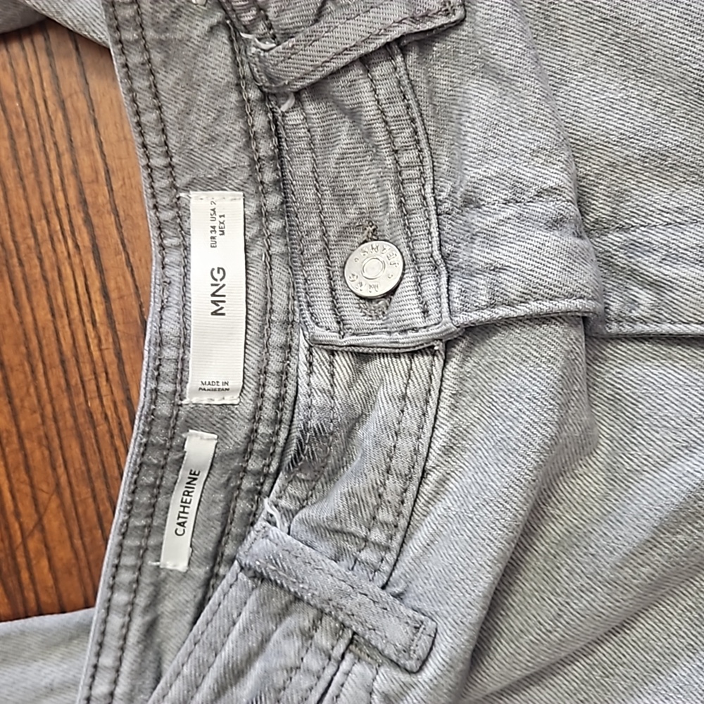Mango Catherine Wide leg hugh rise distressed raw hem Jeans size US 2/ EUR 34 - Picture 4 of 5